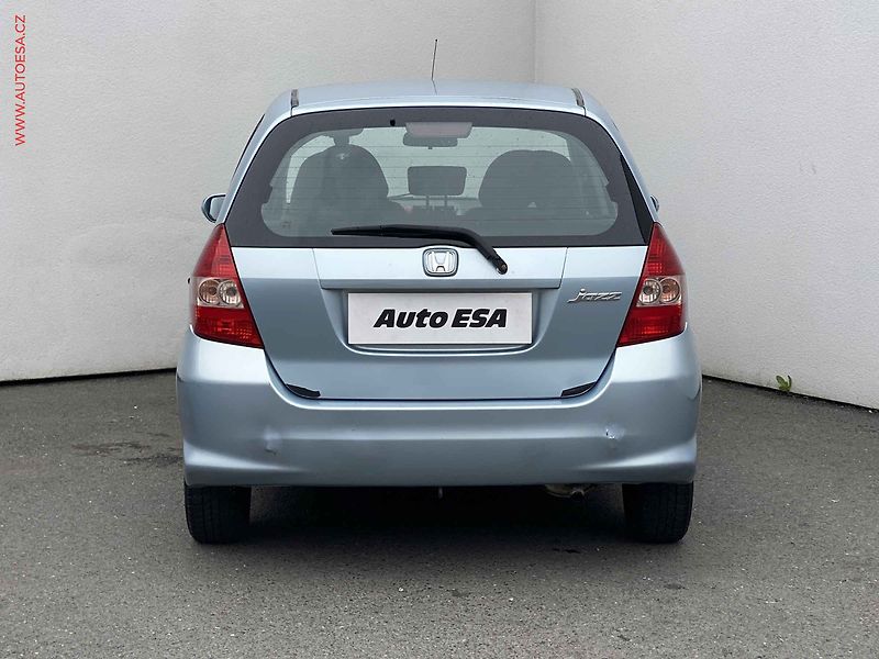 Honda Jazz (2007) 1.3i, ČR, Klima - fotka 5 z 16