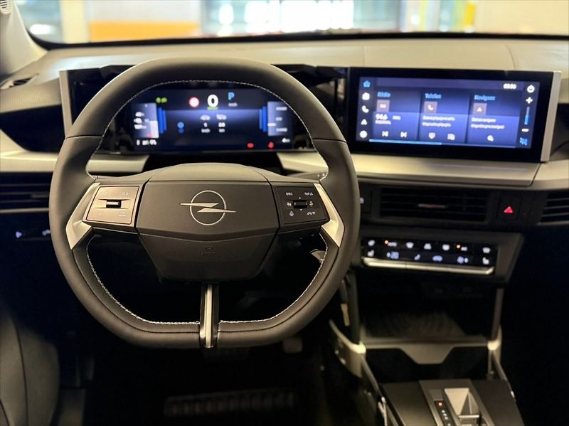 Opel Frontera (2025) 0.1 GS Electric 44kWh - fotka 8 z 17