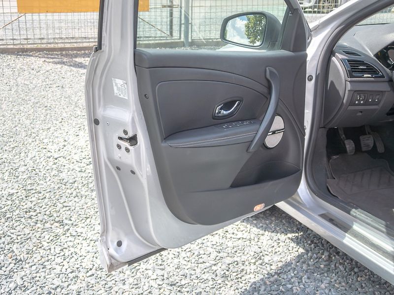 Renault Mégane (2015) 1.2T 97KW – NAVI / BOSE - fotka 12 z 48