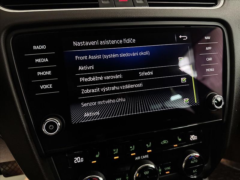 Škoda Octavia 2.0TDI 135kW 4x4 DSG L&K - fotka 23 z 44