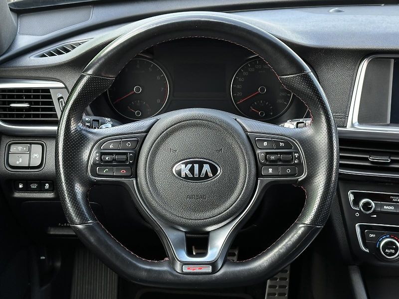 Kia Optima GT 2.0TGDi H-Matic Sportswagon - fotka 27 z 57
