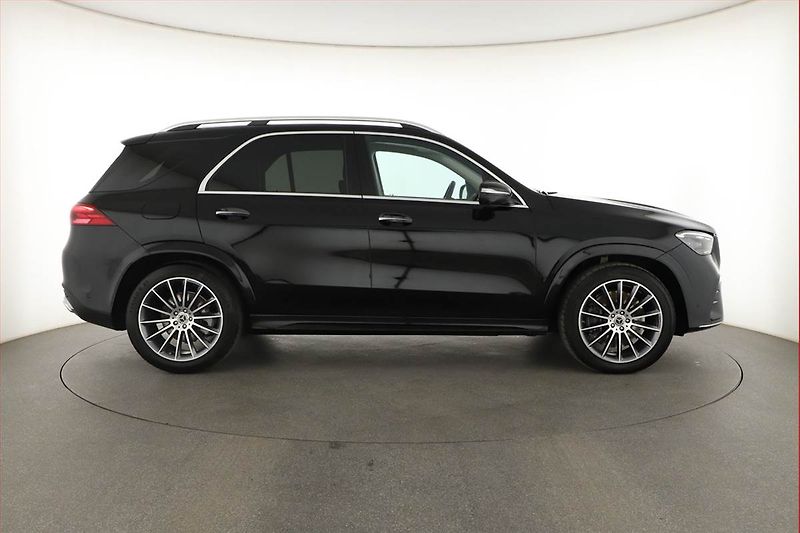 Mercedes-Benz GLE (2024) 450 d, AMG Line, HUD - fotka 6 z 22