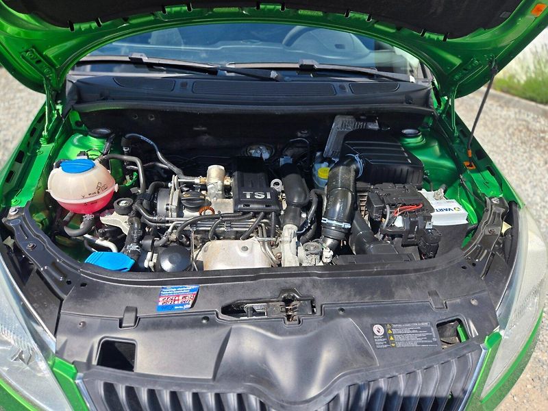 Škoda Fabia (2012) 1.2 TSI Serviska - fotka 32 z 34