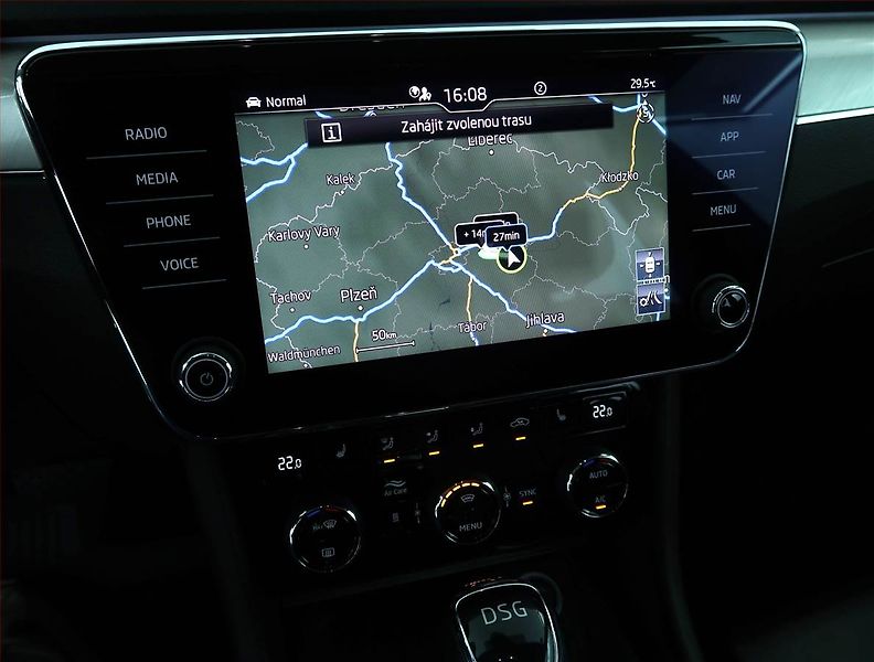 Škoda Superb (2021) Laurin&Klement 2.0 TSI - fotka 22 z 25