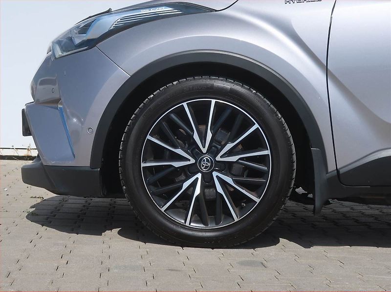 Toyota C-HR (2018) Selection 1.8 Hybrid, Automat - fotka 14 z 19
