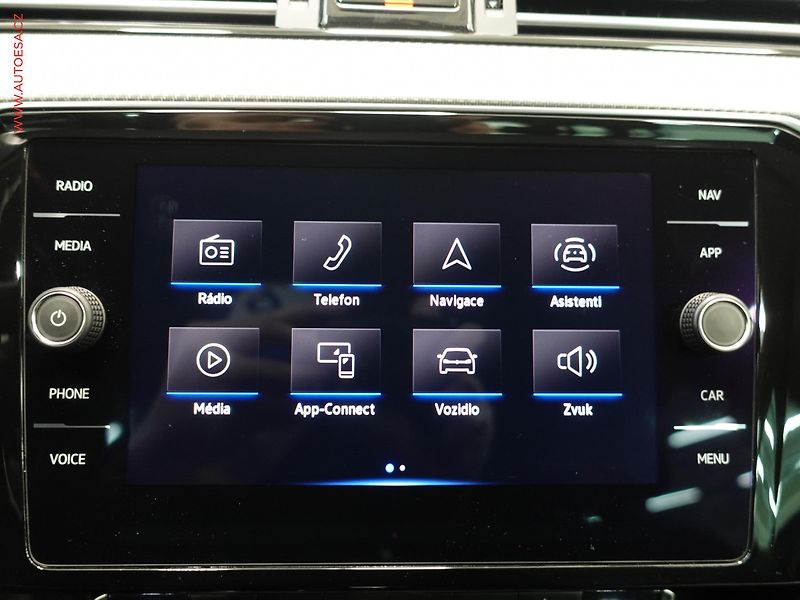 Volkswagen Passat (2019) 2.0 TSI, ČR, R-Line, DSG - fotka 17 z 23