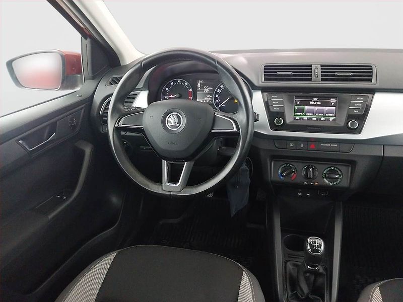 Škoda Fabia (2015) Ambition Plus 1.2 TSI, ČR - fotka 7 z 14