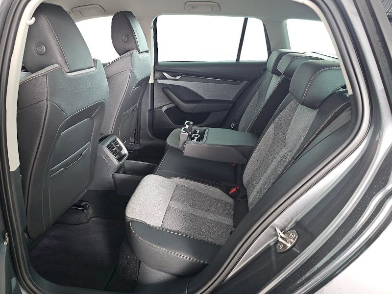 Škoda Octavia (2025) COMBI 1.5TSi DSG TOP SELECTION - fotka 7 z 35
