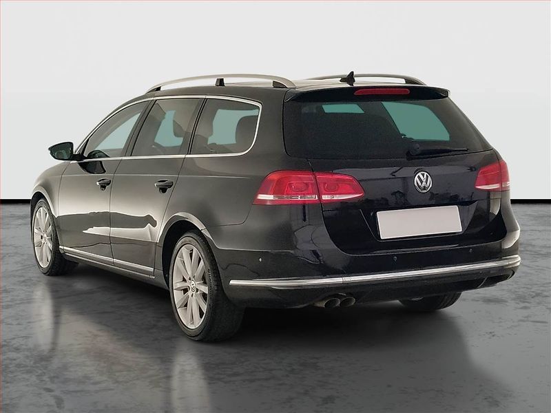 Volkswagen Passat (2013) Highline 2.0 TDI, Automat - fotka 4 z 23