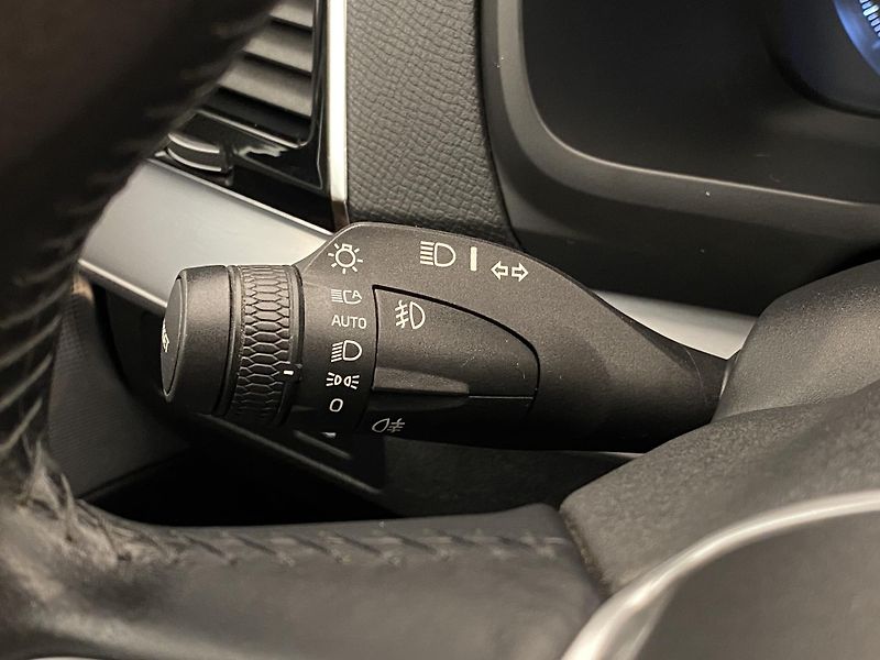 Volvo XC90 T6 AWD MOMENTUM AUT  - fotka 21 z 42