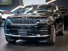 Jeep Grand Cherokee (2023) 5.7 Summit Reserve L V8 HeadUp - fotografie inzerátu