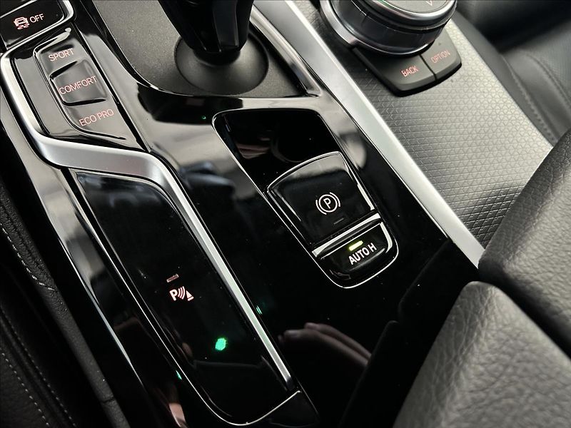 BMW Řada 5 3,0   530xD,210kW,ČR,M-SPORT,D - fotka 32 z 43