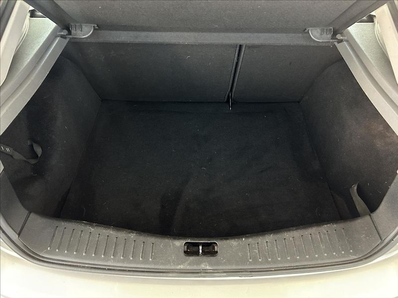 Ford Focus 1,6   SERVISKA,KLIMATIZACE - fotka 16 z 17