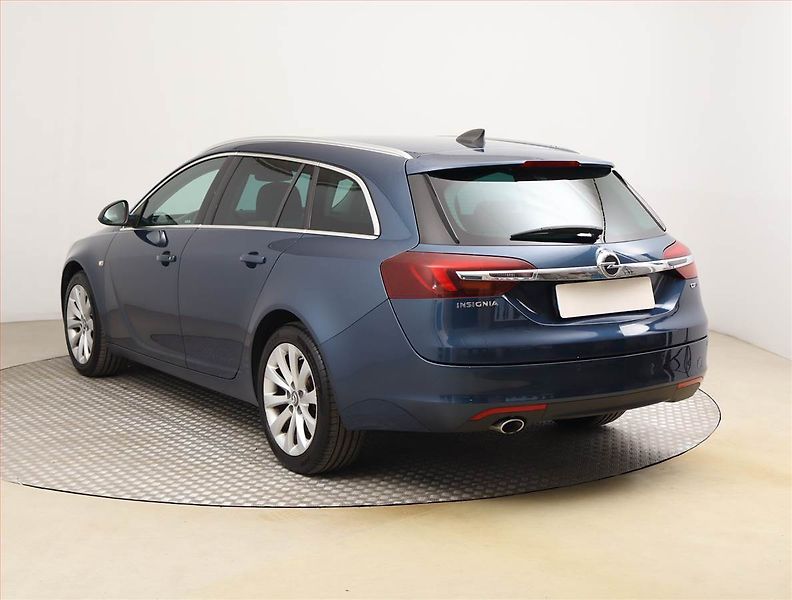 Opel Insignia (2015) 2.0 CDTI, Automat, Navi - fotka 4 z 26