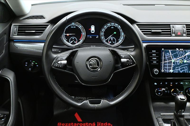 Škoda Superb 2,0 TDI 147 kW DSG 4x4 Style Z - fotka 18 z 30