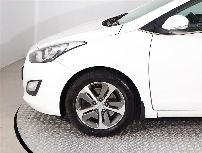 Hyundai i30 (2017) 1.6 CRDi, Automat, Serv.kniha - fotka 14 z 14