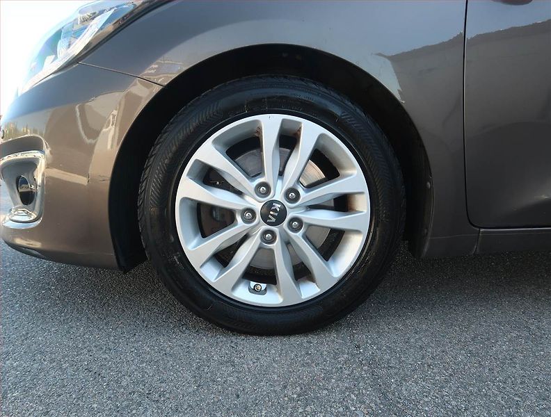 Kia Ceed (2016) 1.0 T-GDI, Serv.kniha - fotka 14 z 17