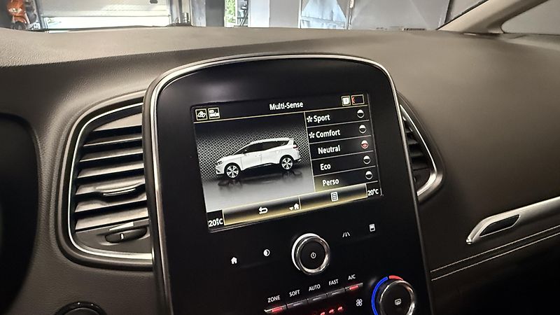 Renault Grand Scénic (2020) TCe,140PS,REZERVOVÁNO - fotka 34 z 45