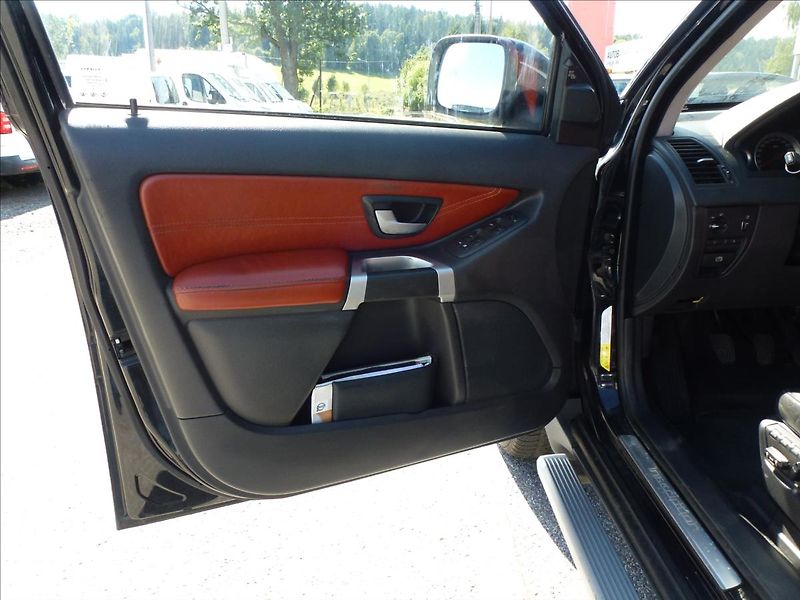 Volvo XC90 2,4 D5 4x4 Nové rozvody Odpoče - fotka 15 z 53