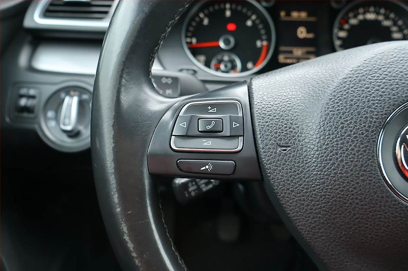 Volkswagen Passat (2014) 1.6 TDI, Navi, Tempomat - fotka 19 z 22