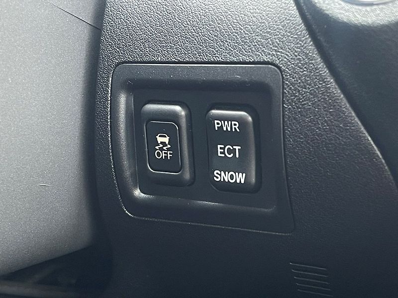 Lexus IS 250 2.5i Automat, STK 07/2028 - fotka 28 z 31