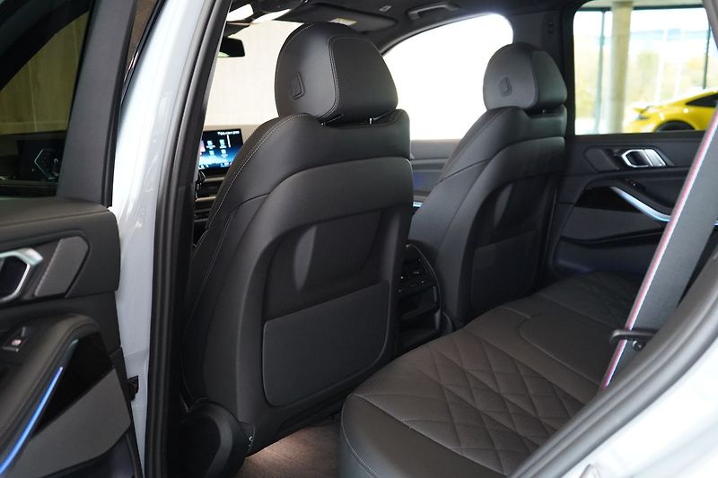 BMW X5 30d xDrive, M-Paket PRO, Tažné - fotka 39 z 43
