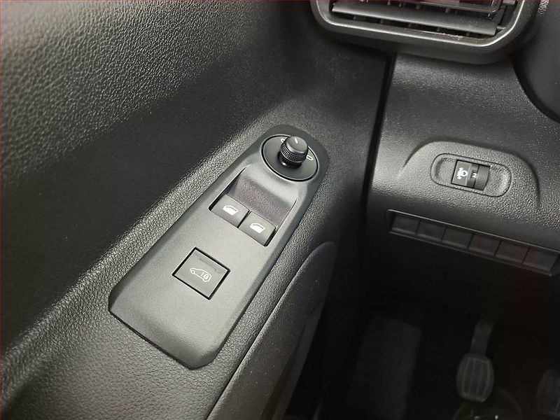 Toyota ProAce City (2023) 1.5 D-4D, ČR, DPH - fotka 14 z 17