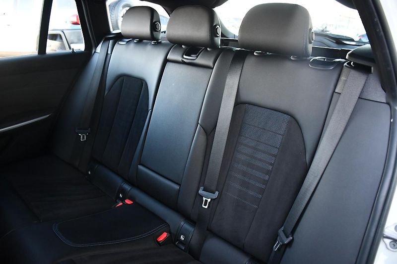 BMW Řada 3 320d xDrive M-SPORT ČR 1.M - fotka 20 z 51