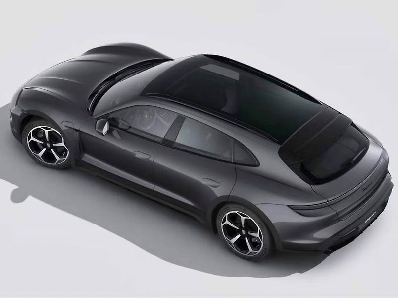 Porsche Taycan 4 Cross Turismo Pano InnoDrive - fotka 8 z 10