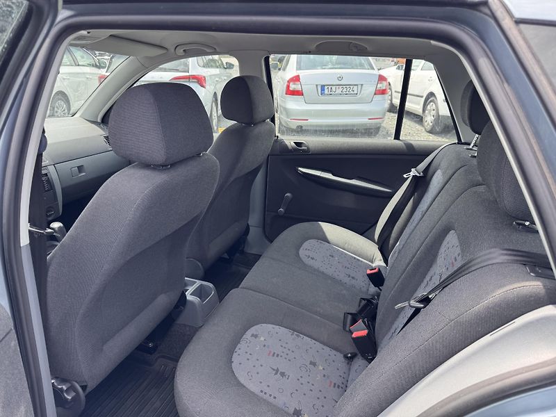 Škoda Fabia I 1.2 12V,47 kW, 95 tis km - fotka 14 z 18