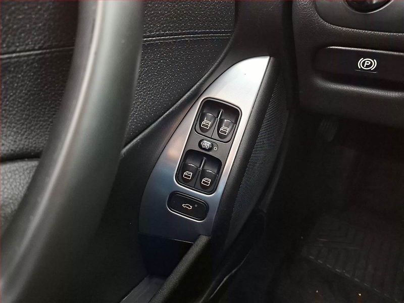 Mercedes-Benz Třídy C (2004) C 220 CDI , Automat - fotka 17 z 17