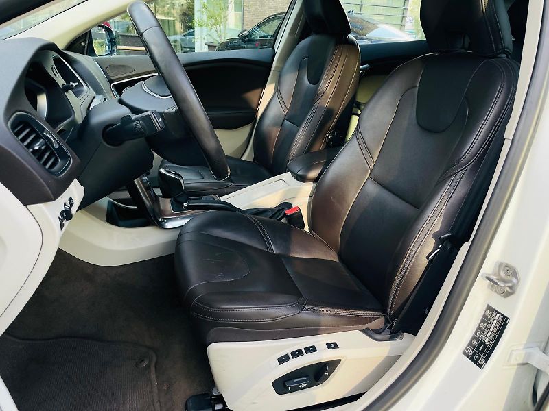 Volvo V40 2.0i AUT 1MAJITEL CROSS COUNTR - fotka 28 z 49