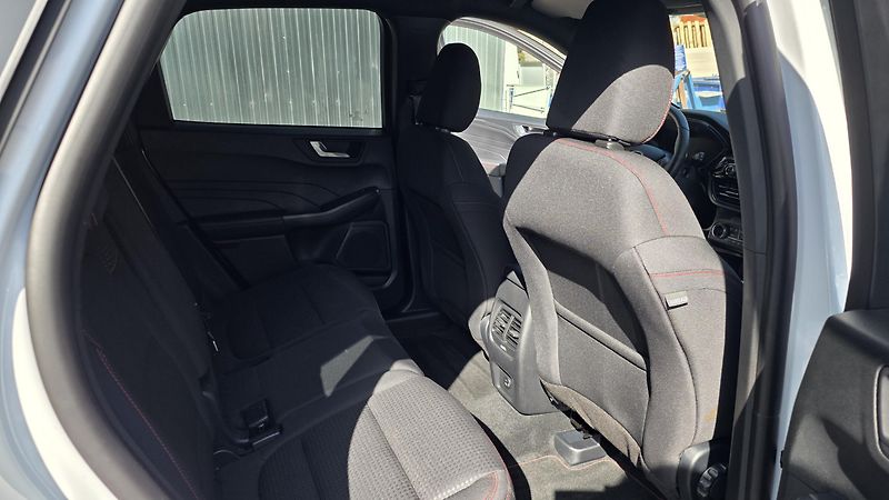 Ford Kuga (2022) 2.5i PHEV 165 kW ST-line AT TZ - fotka 13 z 40