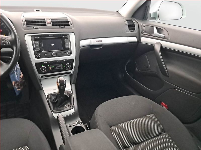 Škoda Octavia (2011) Scout 2.0 TDI, 4X4, Xenony - fotka 7 z 16