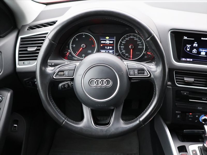 Audi Q5 2,0 TDI 140kW quattro S-Line - fotka 18 z 33