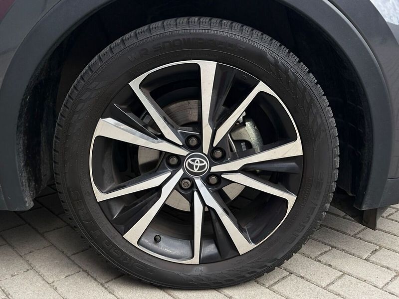 Toyota C-HR 1.8 Style - fotka 20 z 21