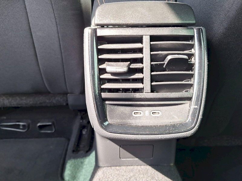 Škoda Kamiq (2025) 1.0 TSI / 85 kW / 6MP / TOP SE - fotka 26 z 31