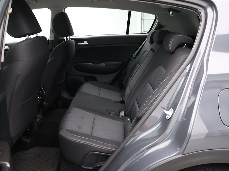 Kia Sportage 1.6 GDi 97 kW Aut.klima - fotka 13 z 27