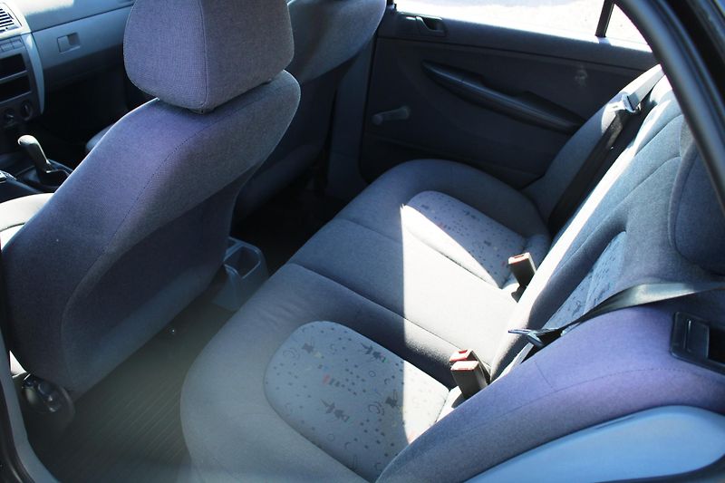 Škoda Fabia (2002) 1.2i KOUPENO ČR 1.MAJITEL - fotka 10 z 16