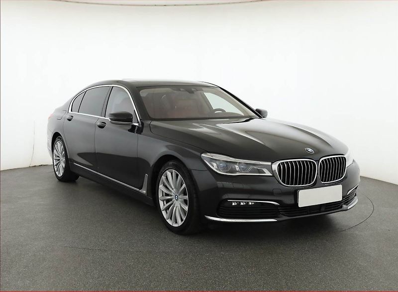 BMW Řada 7 (2019) M Paket 730Ld - fotka 1 z 18