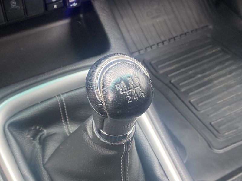 Toyota Hilux 2.4D, ČR, Active, tažné, 4x4 - fotka 24 z 32