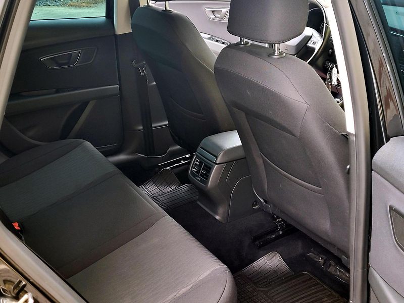 Seat Leon 2,0 TDI Style *SERV.KNÍŽKA* - fotka 20 z 45