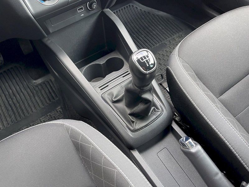 Škoda Fabia (2022) 1.0 TSI 70kW Ambition Plus Com - fotka 13 z 33