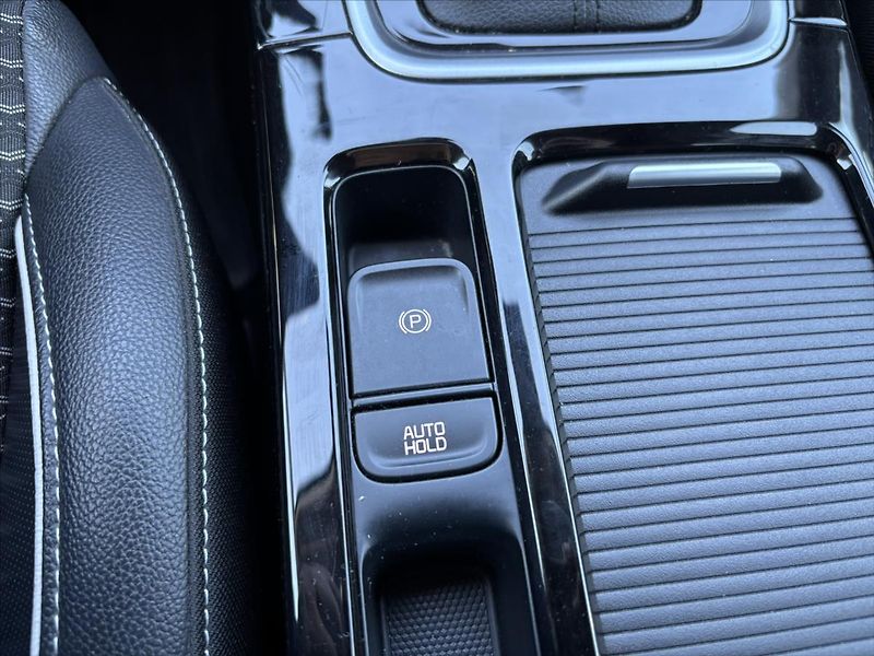 Kia Ceed 1,5 TGDi AT TOP ZÁRUKA TAŽNÉ - fotka 32 z 51