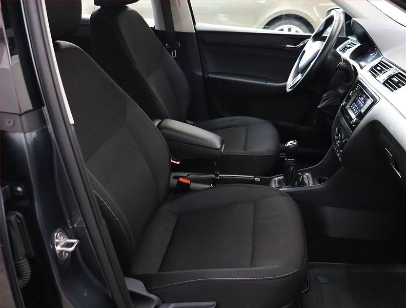 Škoda Rapid (2015) Ambition 1.2 TSI - fotka 9 z 18