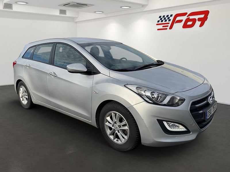 Hyundai i30 1,6  CZ TOP STAV - fotka 2 z 15
