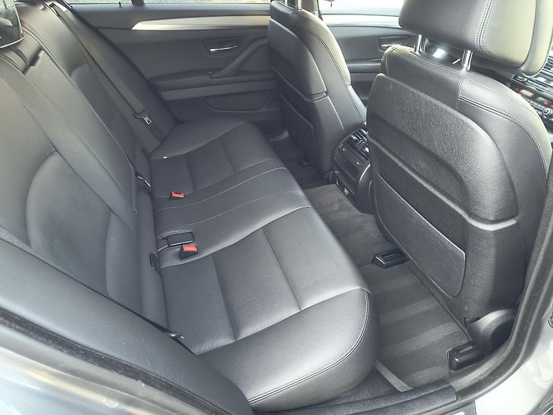 BMW Řada 5 (2014) 525d M xDRIVE/HEAD-UP/PANORAMA - fotka 22 z 61