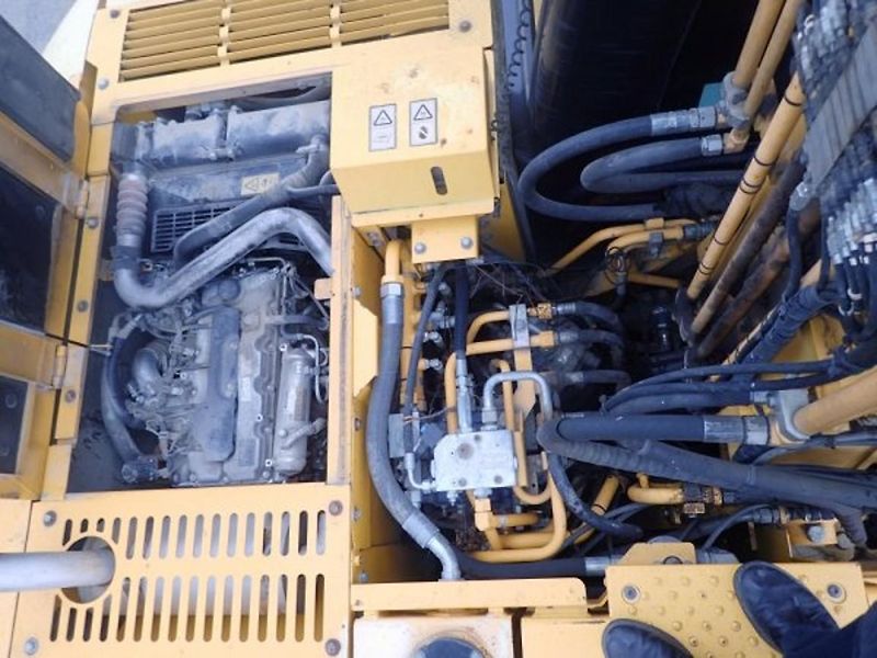 JCB (2011) 160W 17t bagr 5lopat SPZ - fotka 9 z 10
