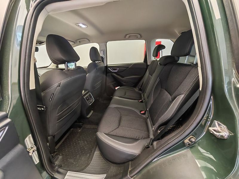 Subaru Forester 2.0 benzin - fotka 25 z 48