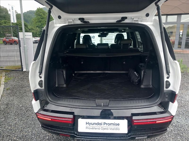 Hyundai Santa Fe 1,6 HEV 7S 4WD AT CALLIGRAPHY - fotka 25 z 31